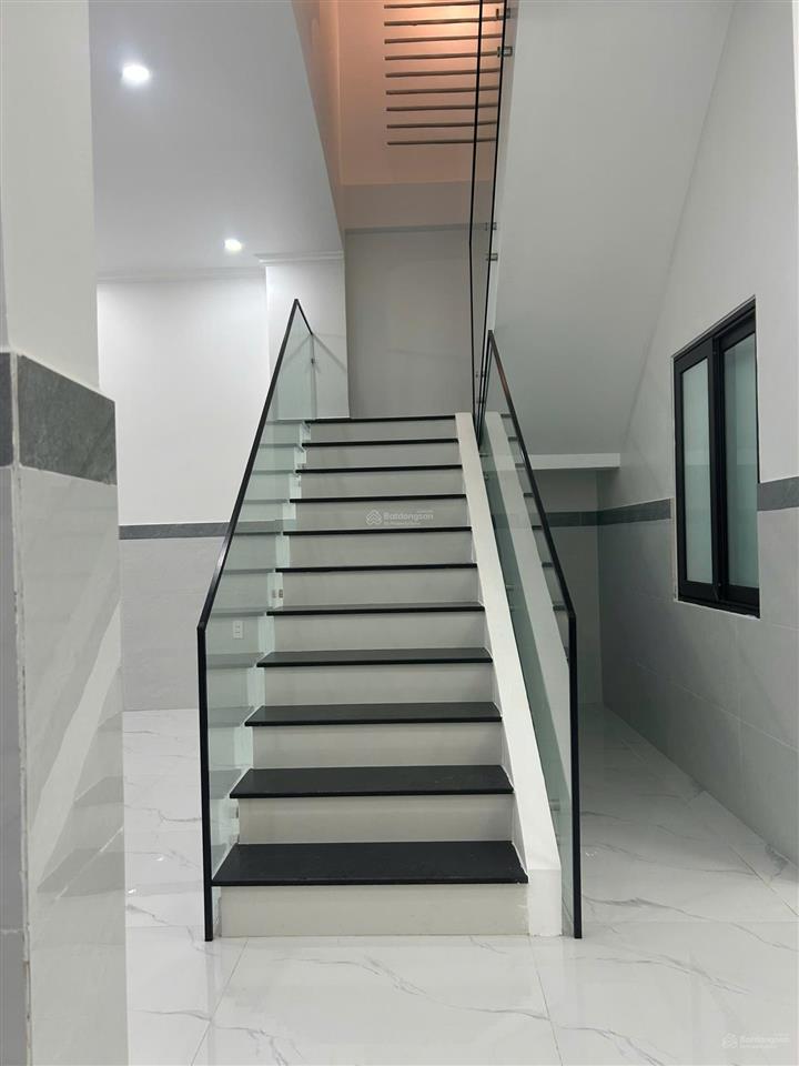 Cho thuê nhà mặt tiền gần đống đa, nhà mới  phù hợp văn phòng  diện tích 97m² (ngang 7m)