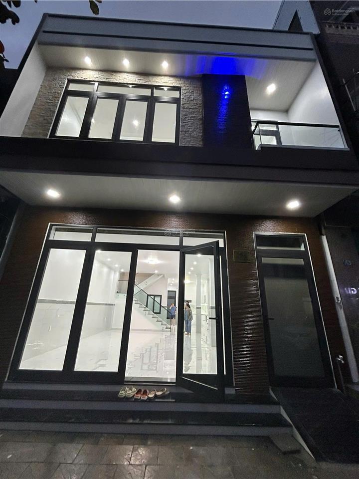 Cho thuê nhà mặt tiền gần đống đa, nhà mới  phù hợp văn phòng  diện tích 97m² (ngang 7m)