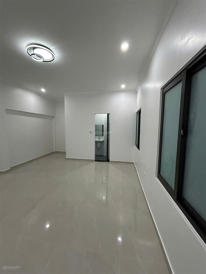 Cho thuê nhà mặt tiền gần đống đa, nhà mới  phù hợp văn phòng  diện tích 97m² (ngang 7m)