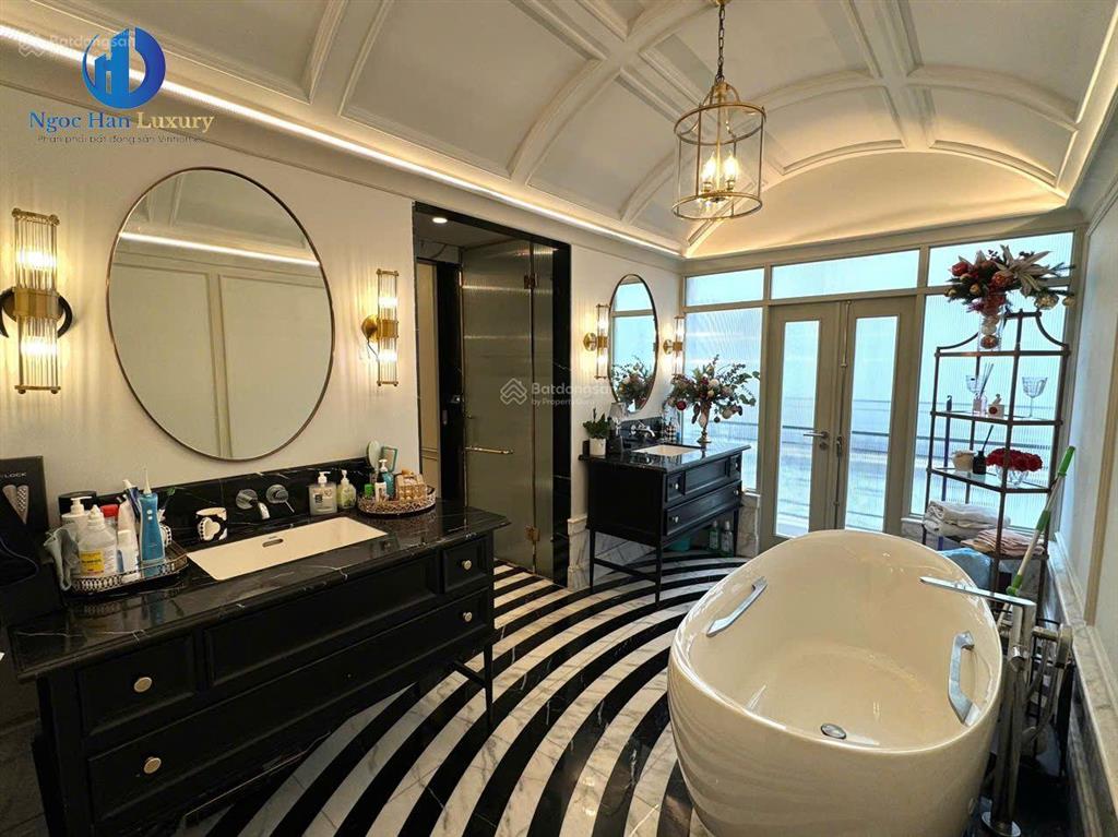 Giá 26 triệu/tháng  cho thuê biệt thự full đồ nội thất đẹp, gần hồ, vào ở ngay