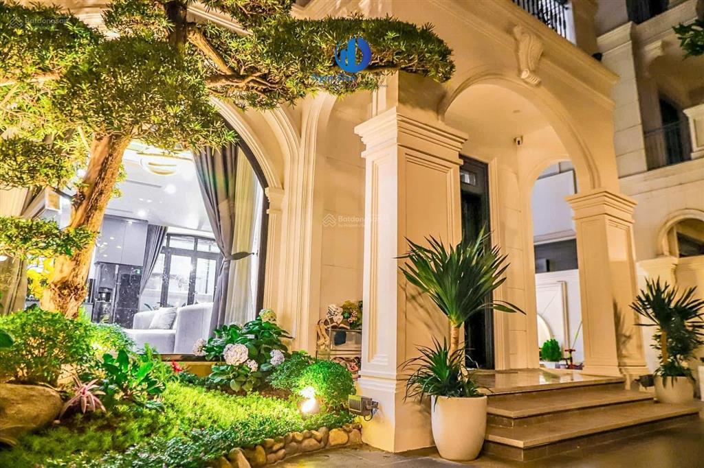 Giá 26 triệu/tháng  cho thuê biệt thự full đồ nội thất đẹp, gần hồ, vào ở ngay