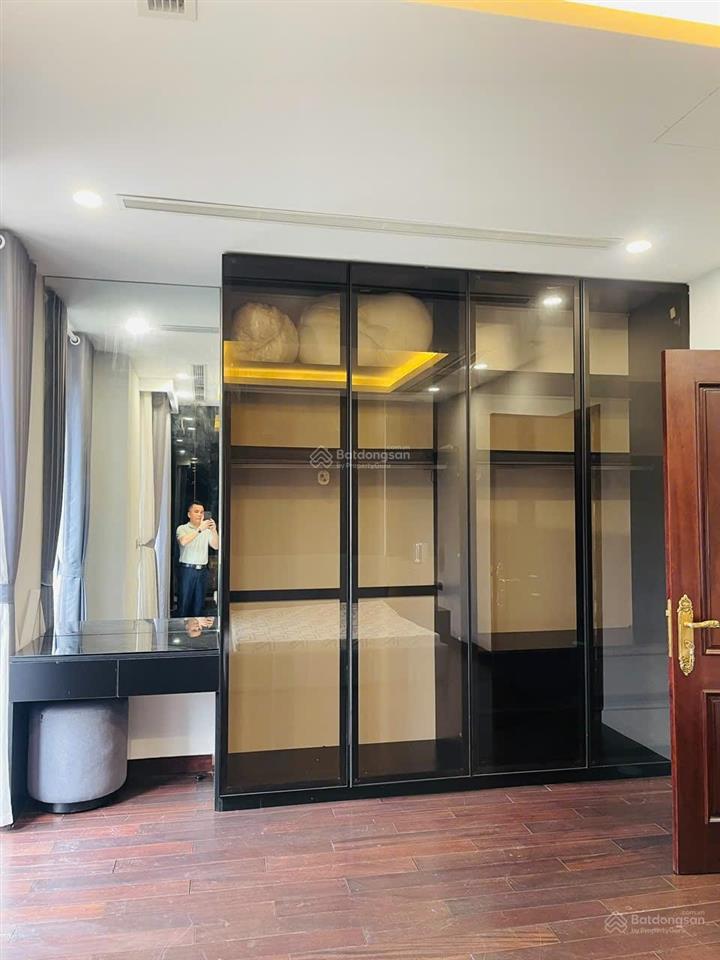 Giá 29 triệu/tháng  căn biệt thự full đồ, view hồ ngọc trai 24,5ha