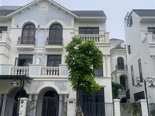 Hot! bán liền kề sao biển 11  1x, có 3 mặt thoáng, view công viên, bể bơi