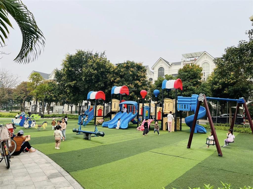 Bán nhanh  giá 24 tỷ căn biệt thự san hô ngay cạnh hồ 24,5ha