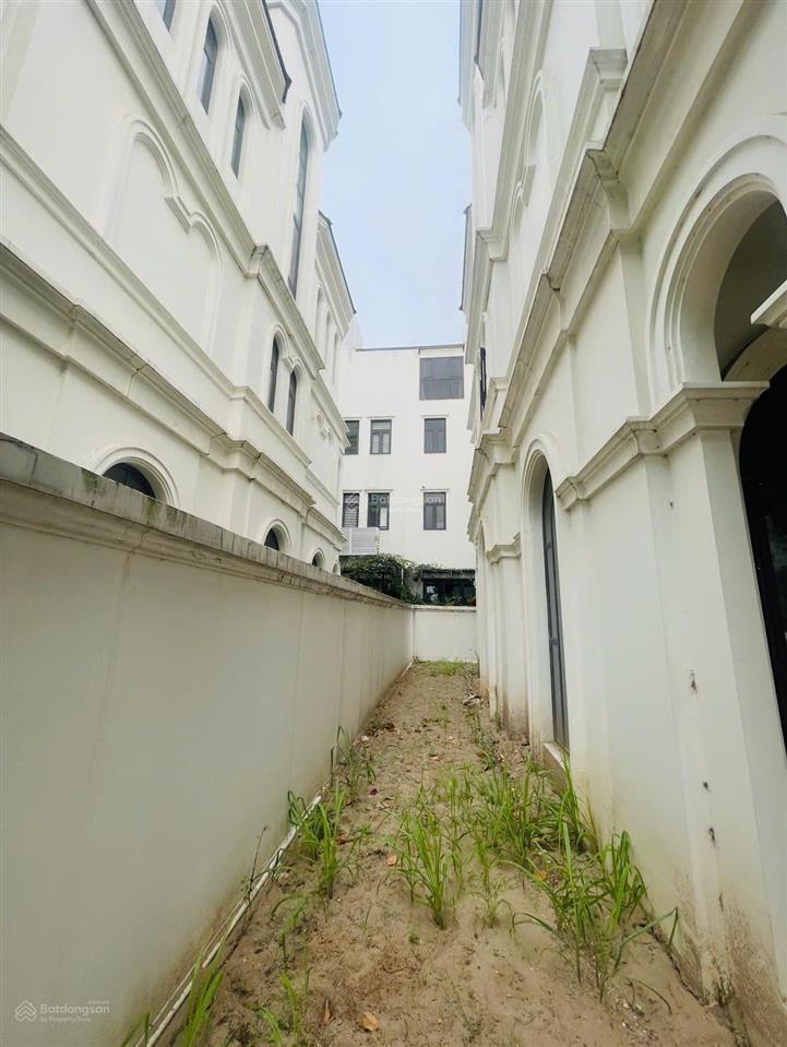 Giảm sâu còn 26 tỷ  biệt thự sao biển, gần góc  gần biển hồ ngọc trai 24,5ha