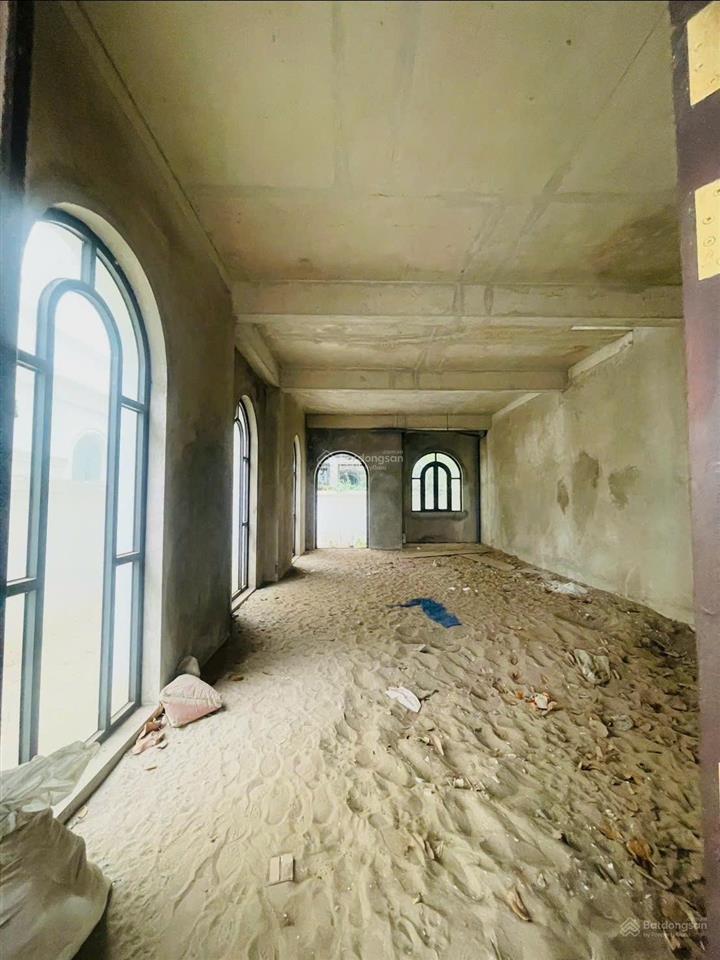 Giảm sâu còn 26 tỷ  biệt thự sao biển, gần góc  gần biển hồ ngọc trai 24,5ha
