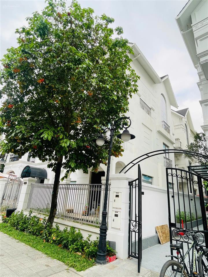 Hot! 35,5 tỷ  biệt thự san hô 150m2, 4t, mt 10m, cách hồ ngọc trai chỉ 50m