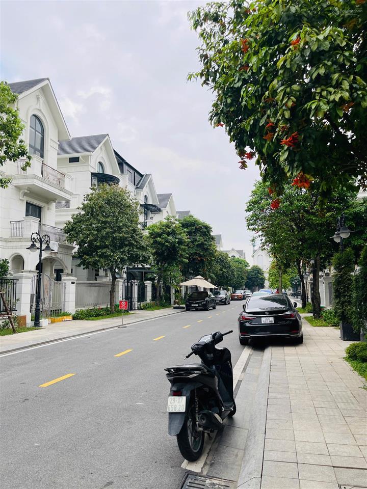 Hot! 35,5 tỷ  biệt thự san hô 150m2, 4t, mt 10m, cách hồ ngọc trai chỉ 50m