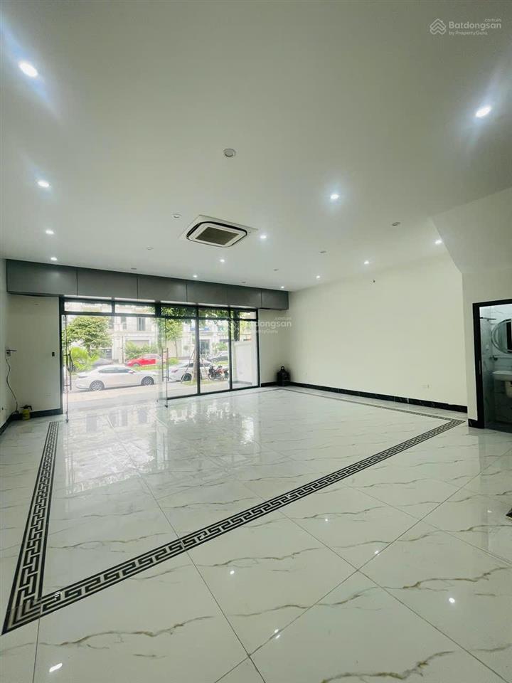 Giá 6,6 triệu/tháng/cả nhà  căn biệt thự hải âu gần hồ và chung cư