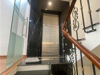 Cho thuê shophouse sao biển 5 tầng, có thang máy. giá 20 triệu/tháng