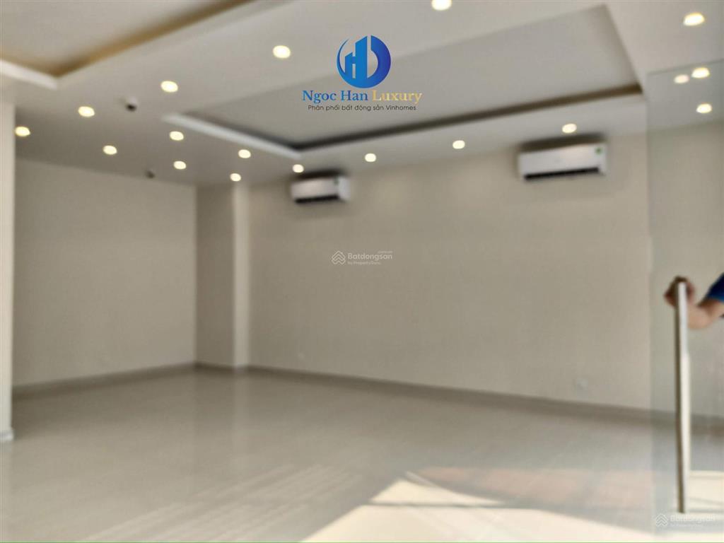 Chỉ 20 triệu/tháng. cho thuê căn liền kề hải âu 02 nhìn đường lớn 30m gần chung cư