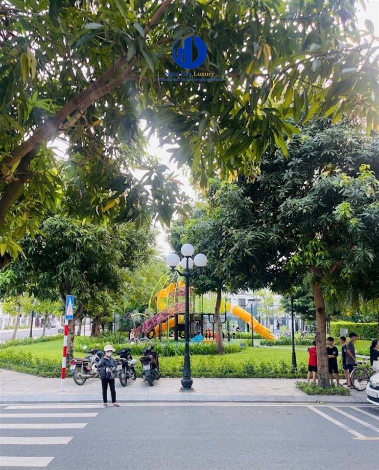 Bán nhanh căn sao biển 23141 cạnh góc, thoáng sau, view công viên, bể bơi