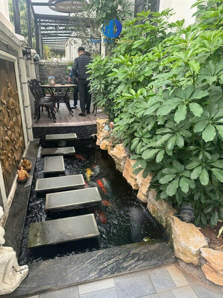 Bán nhanh 28 tỷ  biệt thự sao biển, cạnh hồ ngọc trai, full đồ đẹp