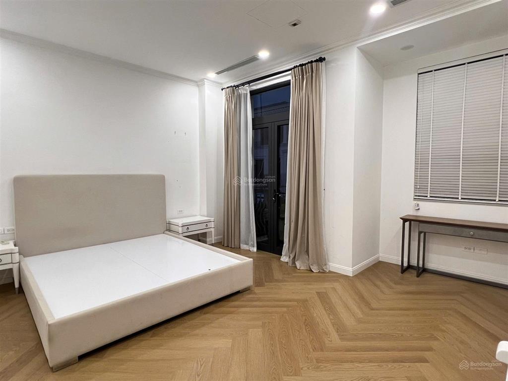 Giá 55 triệu/tháng  full đồ cao cấp 6 tỷ, view công viên, gần hồ ngọc trai 24,5ha
