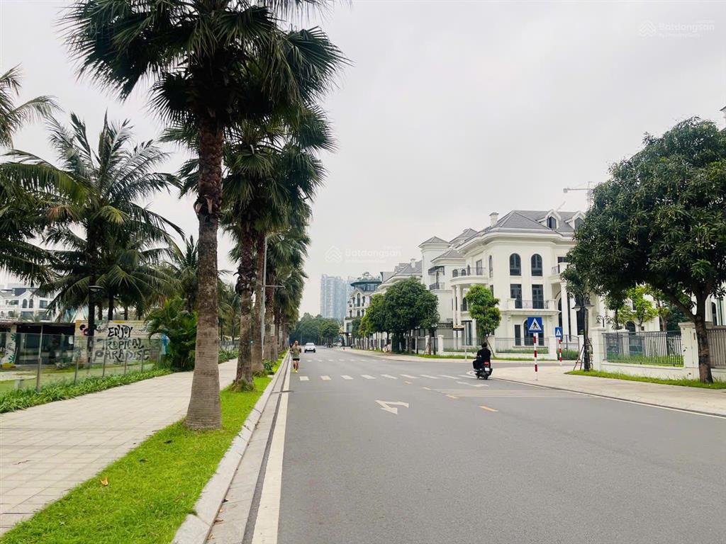 Bán gấp  biệt thự đơn lập góc 2 mặt tiền  view hồ ngọc trai 24,5ha  nhà như ảnh