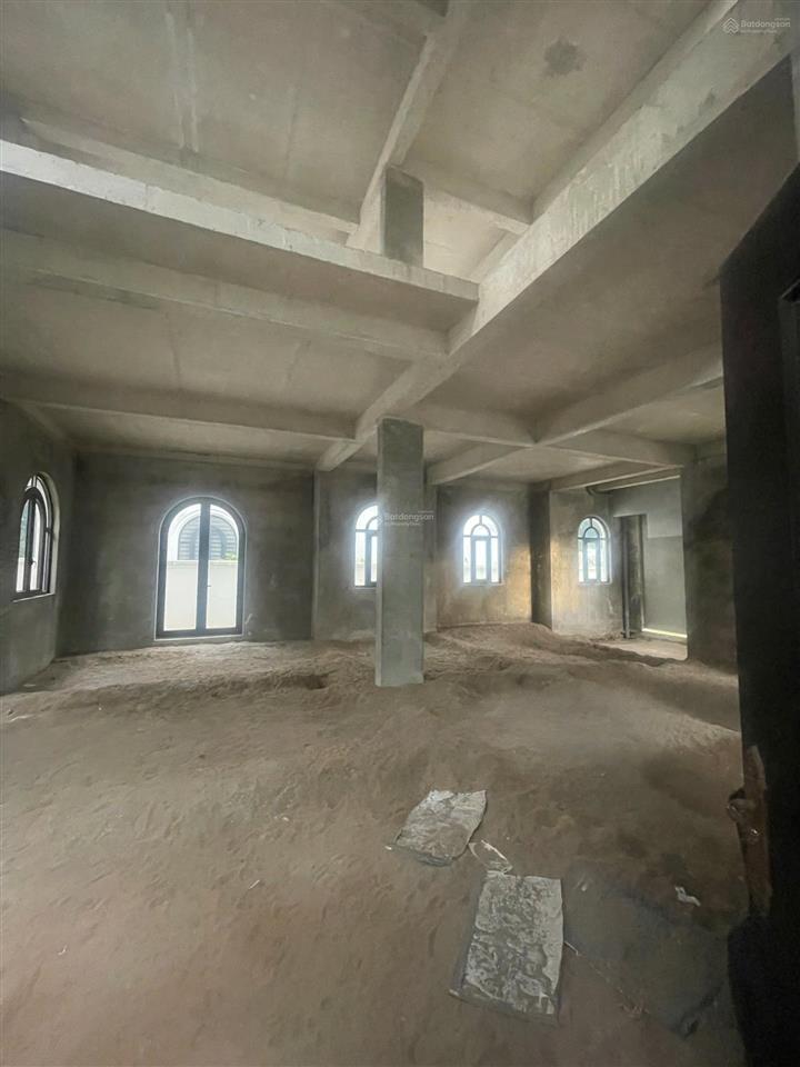 Bán gấp  biệt thự đơn lập góc 2 mặt tiền  view hồ ngọc trai 24,5ha  nhà như ảnh