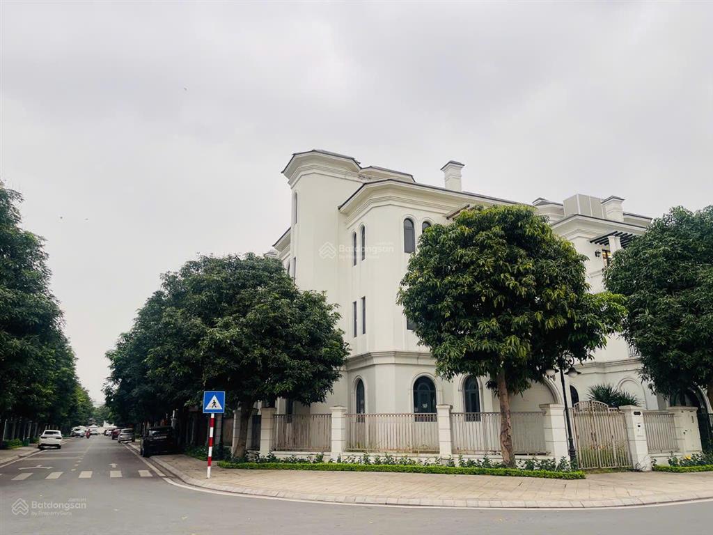 Bán gấp  biệt thự đơn lập góc 2 mặt tiền  view hồ ngọc trai 24,5ha  nhà như ảnh