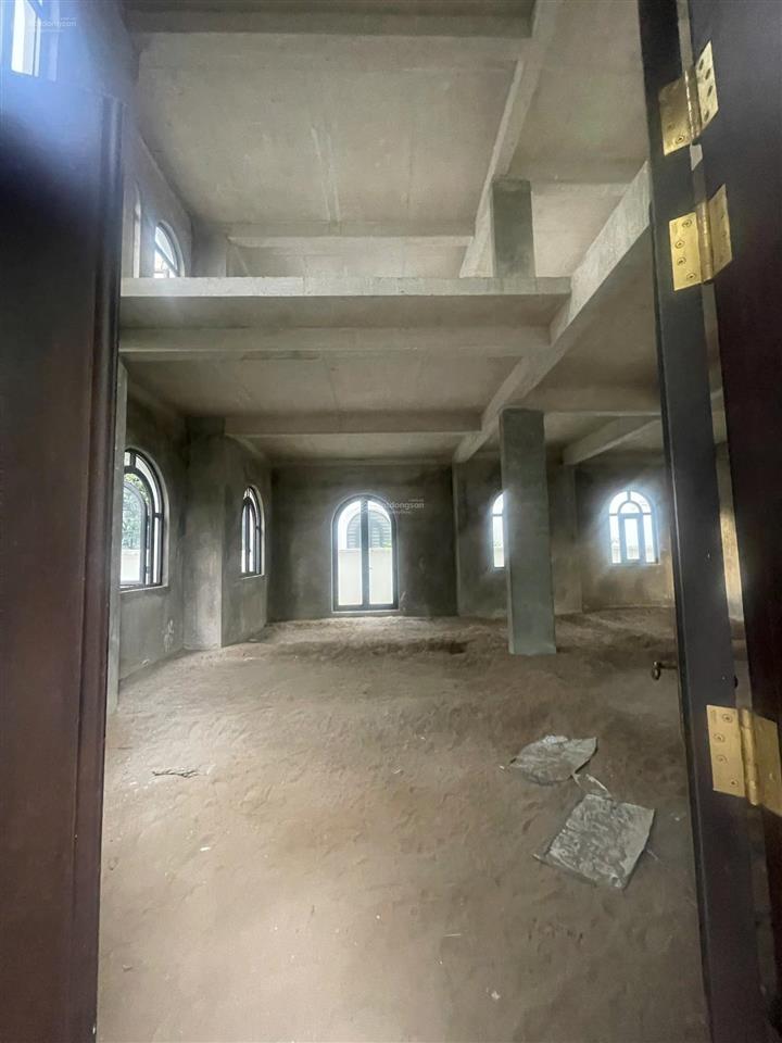 Bán gấp  biệt thự đơn lập góc 2 mặt tiền  view hồ ngọc trai 24,5ha  nhà như ảnh