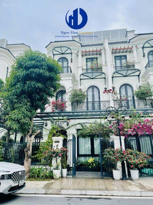 Giá 26 tỷ  bán gấp nhà full đồ đẹp, có thang máy, view biển hồ 24,5ha