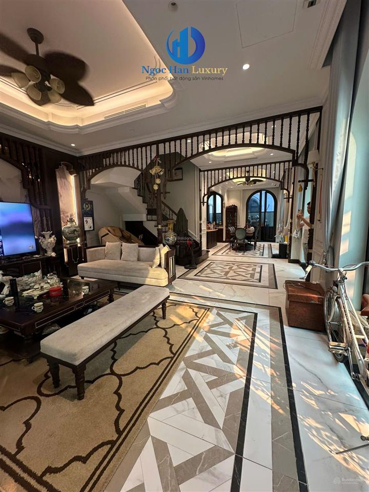 Bán gấp! biệt thự ngọc trai, full đồ đẹp, view công viên. giá 47 tỷ