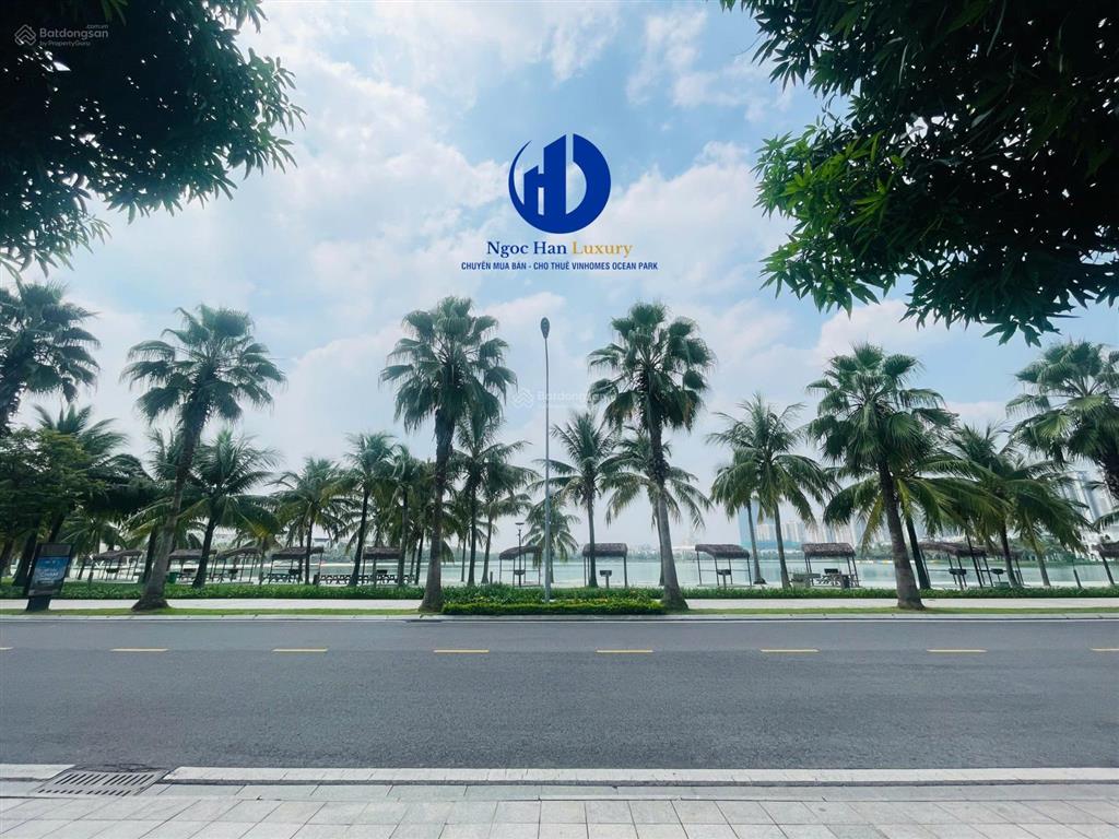 Hot ! bán biệt thự cạnh hồ. dt 150m, 4t, mt 10m, đã htcb. giá 28,5 tỷ