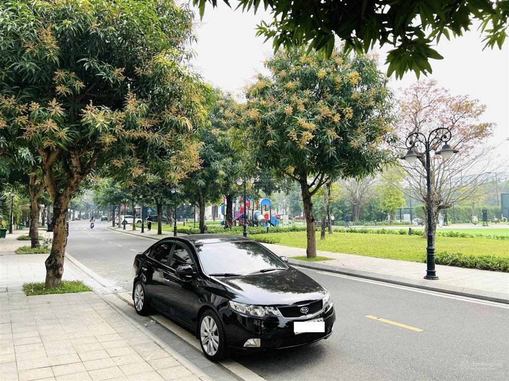Hot ! bán biệt thự cạnh hồ. dt 150m, 4t, mt 10m, đã htcb. giá 28,5 tỷ