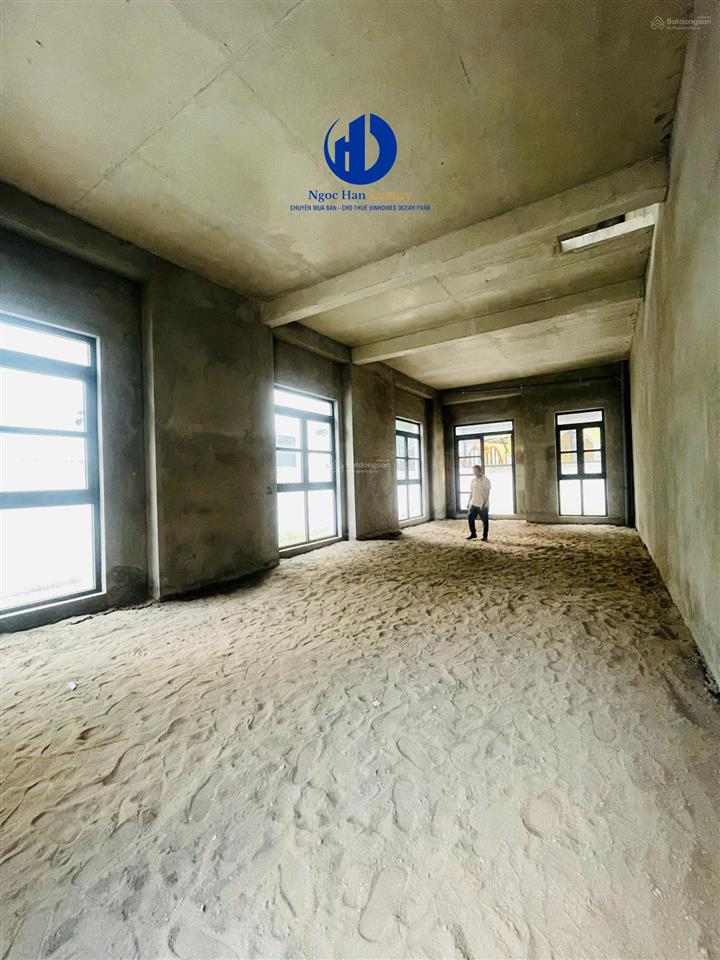 Giá 24 tỷ ! bán gấp biệt thự gần hồ  dt 150m2, 4t, nhà thô
