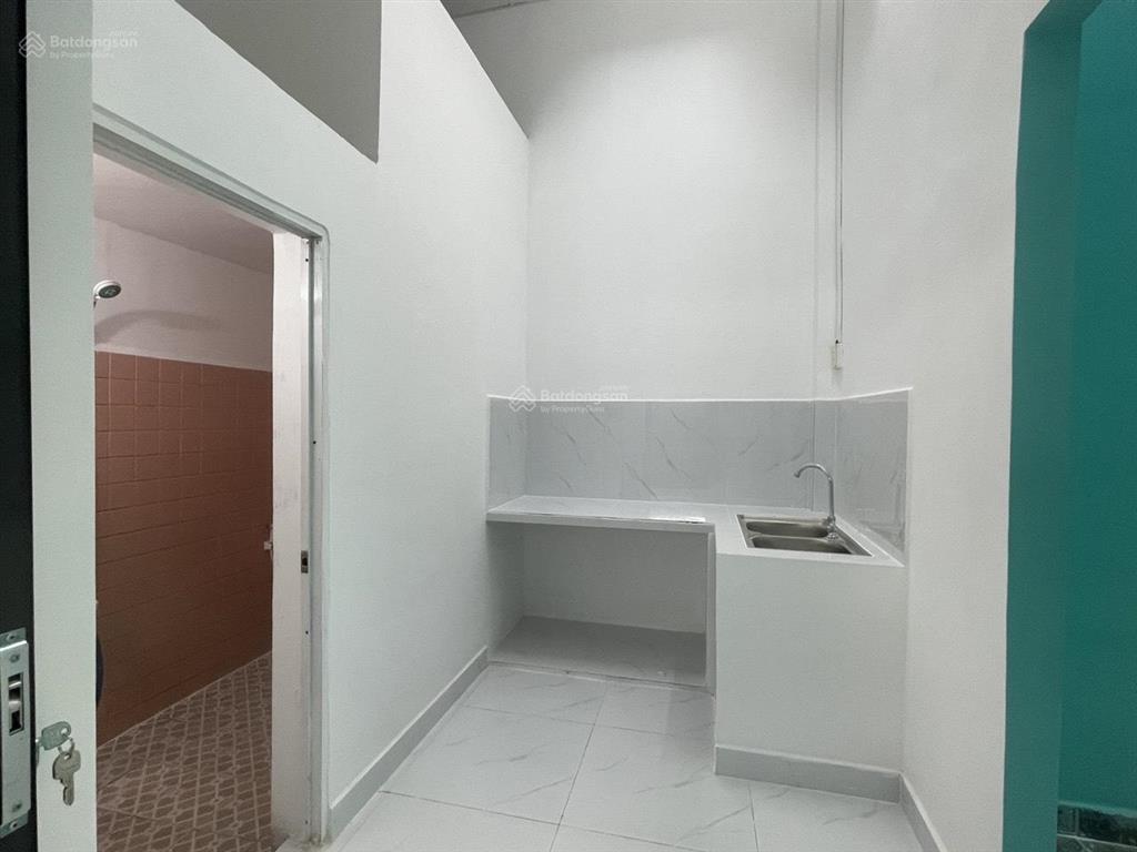 Nhà đẹp sát mặt tiền 60m² ngang 5,5m đang cho thuê 10tr/tháng khu vip p13 tân bình giảm còn 6.4 tỷ