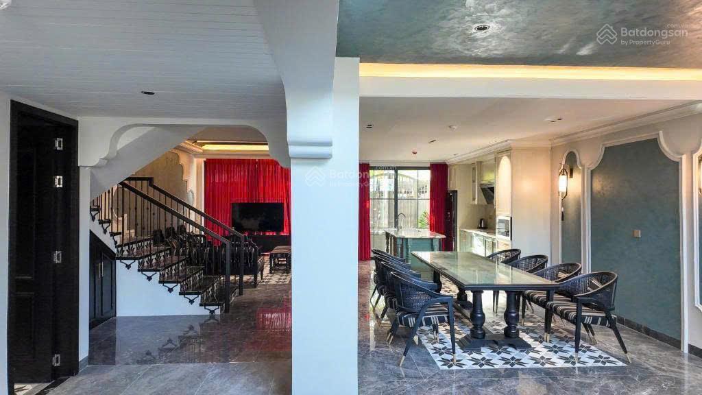 Cho thuê villa cao cấp gần đỗ bá  biển mỹ khê thiết kế 5 phòng ngủ rộng rãi