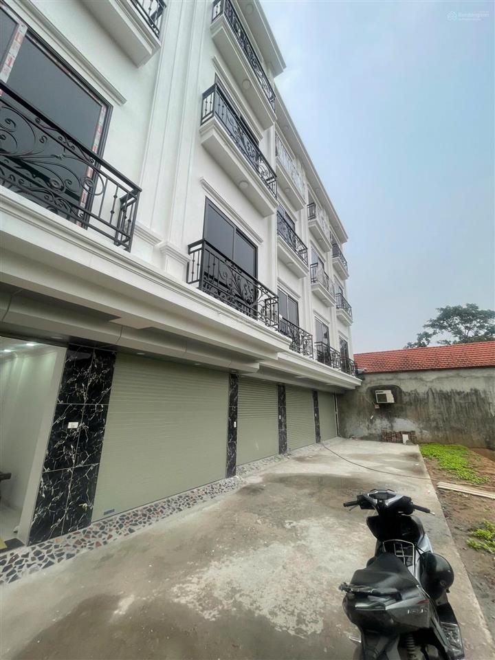 Nhà sát đại lộ tlgiá cực tốt, vị trí trung tâmcực kì sầm uấtđến xem là ưnggiá sốc!. chỉ 3,8x tỷ