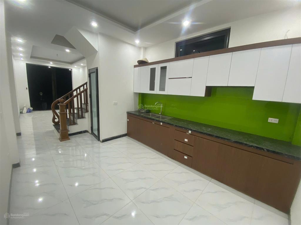 Nhà sát đại lộ tlgiá cực tốt, vị trí trung tâmcực kì sầm uấtđến xem là ưnggiá sốc!. chỉ 3,8x tỷ