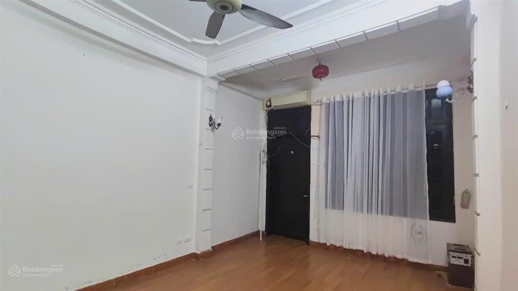 Cho thuê nhà phố hào nam  đống đa  ô tô vào nhà  ưu tiên hộ gia đình ở hoặc vp cty21tr/th