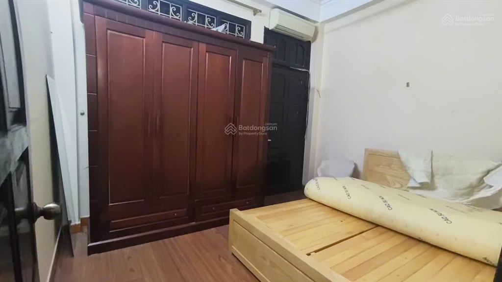 Cho thuê nhà phố hào nam  đống đa  ô tô vào nhà  ưu tiên hộ gia đình ở hoặc vp cty21tr/th