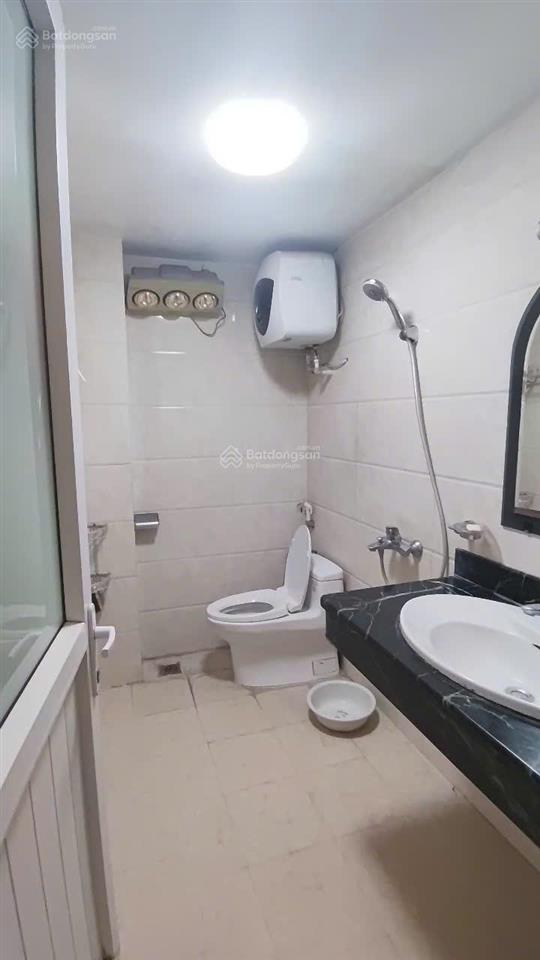 Cho thuê nhà phố hào nam  đống đa  ô tô vào nhà  ưu tiên hộ gia đình ở hoặc vp cty21tr/th