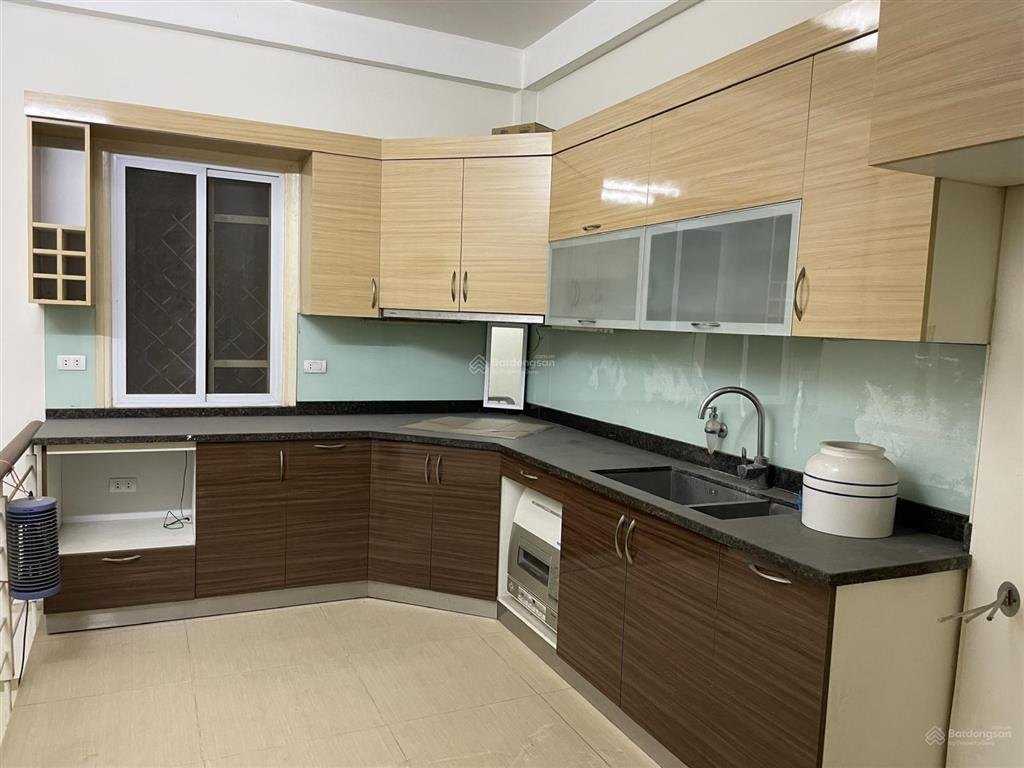 Cho thuê nhà riêng phố thái hà đống đa, ô tô tránh, cách phố 80m, làm kd, vp cty, spa 26tr/tháng