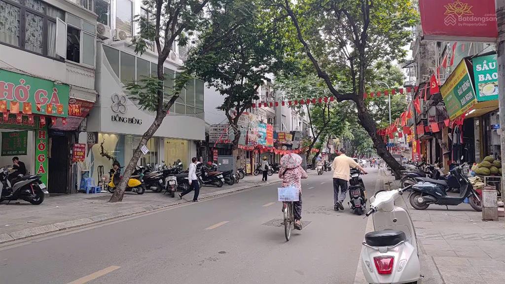 Cho thuê nhà mặt phố  tt ba đình giáp đống đa  80m2, dt vỉa hè 5m  22tr/tháng