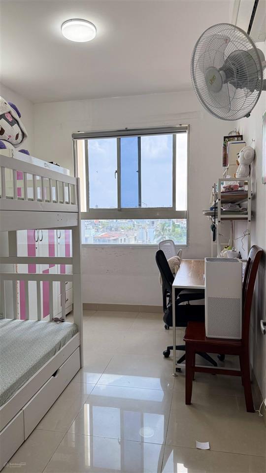 Chính chủ bán căn hộ 82,53m2 2pn, 2wc giá 3,95 tỷ tại khu căn hộ sacomreal584