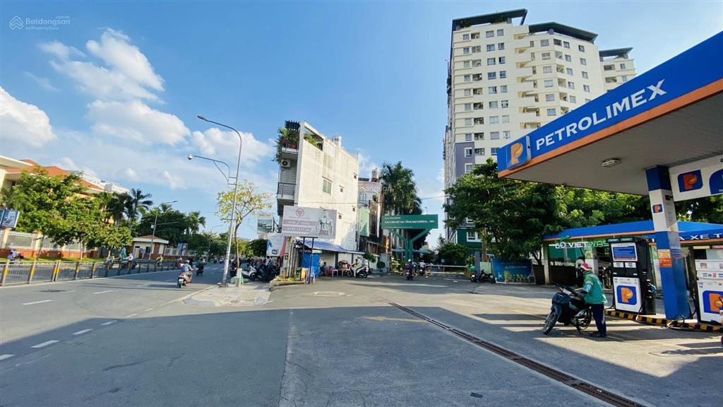 Chính chủ bán căn hộ 82,53m2 2pn, 2wc giá 3,95 tỷ tại khu căn hộ sacomreal584