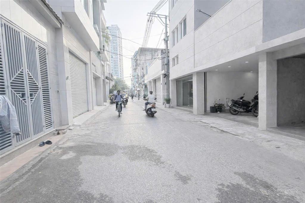 Mặt tiền đắc địa  hiếm có khó tìm  kinh doanh đỉnh cao  6 tầng  ô tô tránh  lô góc .