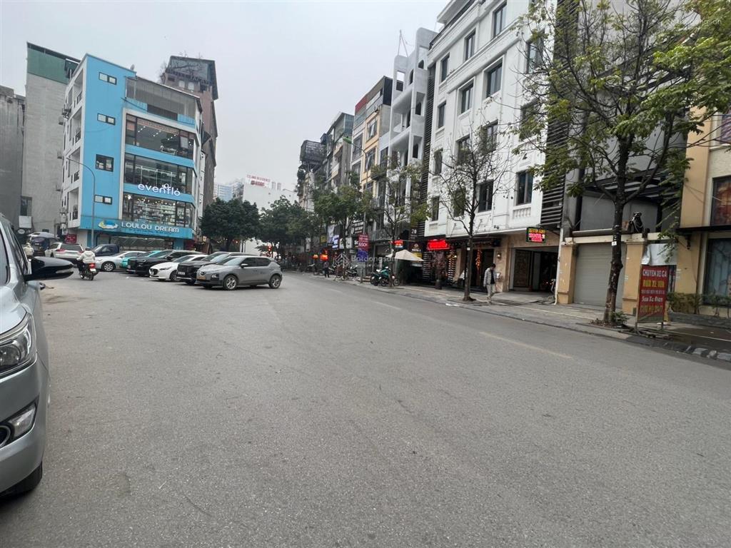 Bán đất tặng nhà mặt phố trương công giai, cầu giấy, hn. 17 tỷ