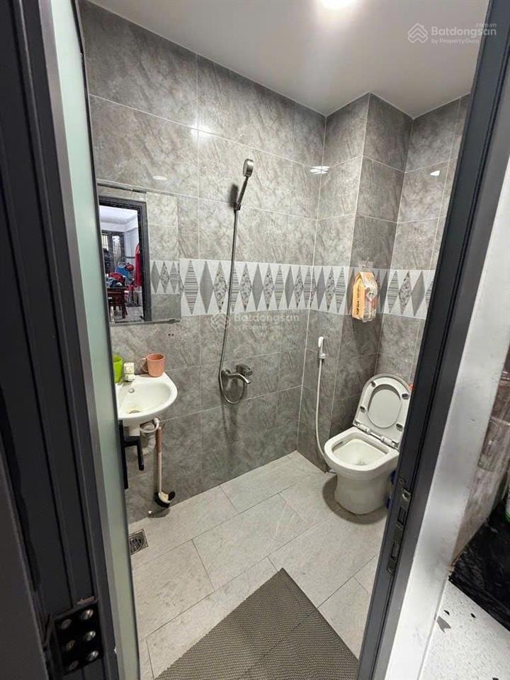 Nhà 4 tầng  72m2 (4.5x16m)  hxh quay đầu  phan văn trị, gần emart  tặng nt  giá 6.7 tỷ tl
