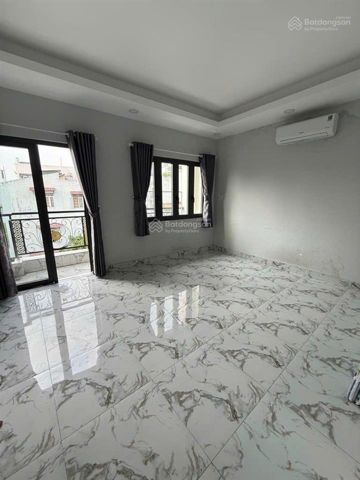 Nhà 4 tầng  72m2 (4.5x16m)  hxh quay đầu  phan văn trị, gần emart  tặng nt  giá 6.7 tỷ tl