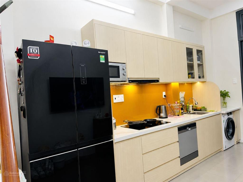 Bán nhà đẹp khu phân lô ô tô sát lê văn thịnh, vị trí vip vàng bình trưng quận 2 , nhỉnh 5 tỷ