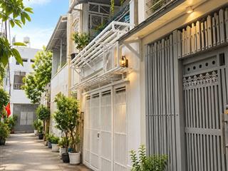 Bán nhà đẹp khu phân lô ô tô sát lê văn thịnh, vị trí vip vàng bình trưng quận 2 , nhỉnh 5 tỷ