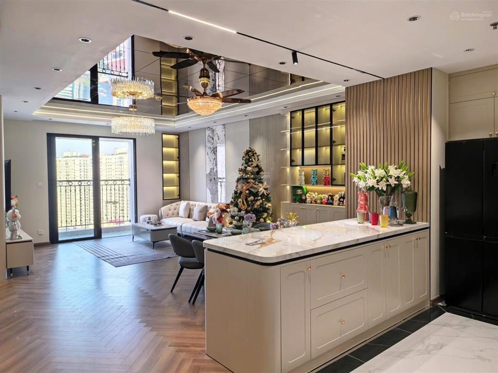 Bán chcc tại 72a nguyễn trãi  thanh xuân royal city, giá 42 tỷ, 230m2 giá tốt nhất