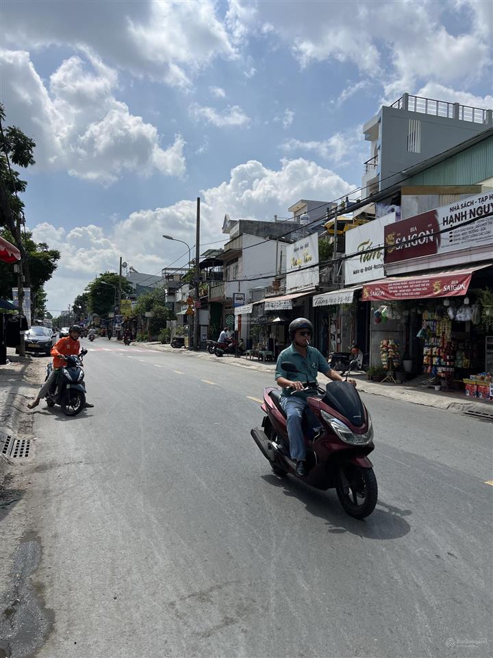 Nhà đẹp kiên cố, giá tốt cùng phân khúc dt lớn  phạm văn chiêu gv  2 tầng  6,2 tỷ tl