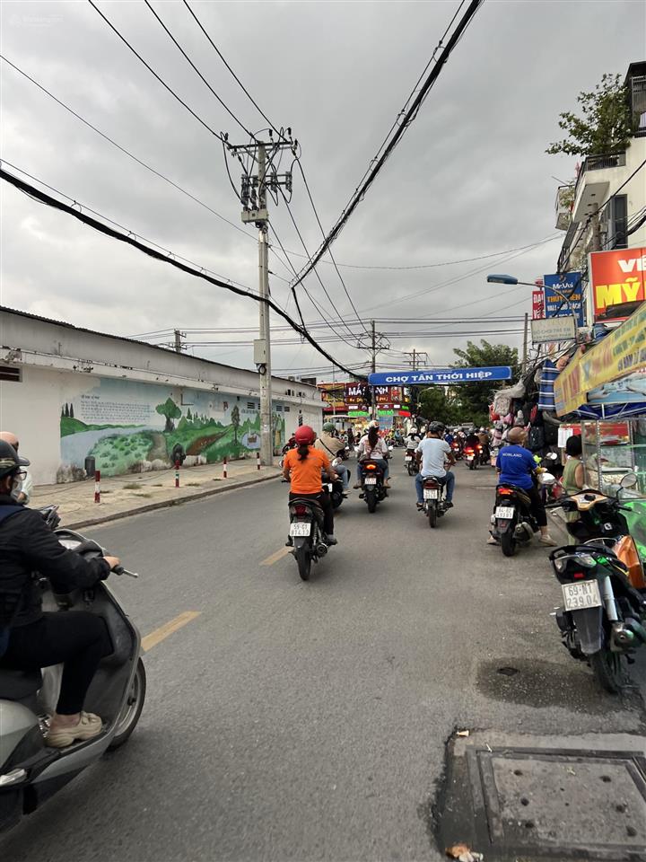 Biệt phủ mt đường nhựa 10m có lề  ht05 q12  272m2 ngang khủng 11m, chỉ 27,5 tỷ (tl)