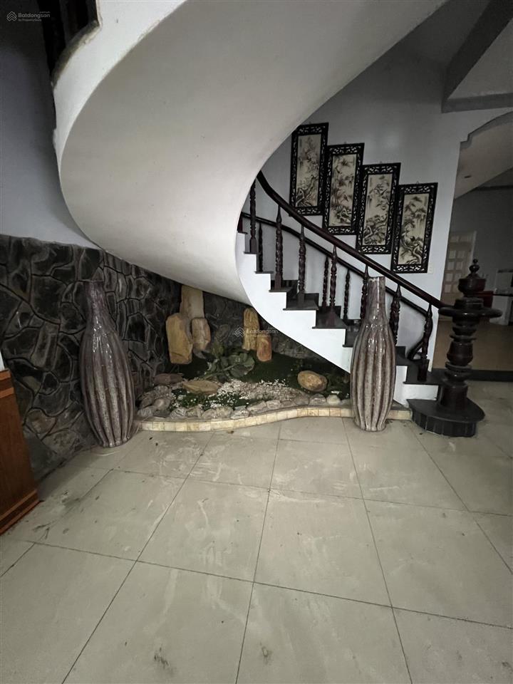 Biệt phủ mt đường nhựa 10m có lề  ht05 q12  272m2 ngang khủng 11m, chỉ 27,5 tỷ (tl)