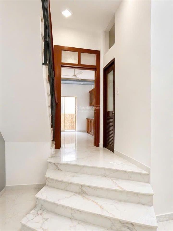 Tô hiến thành  kế chợ thuốc nguyễn giản thanh  5 tầng, 63m2 có khung thang máy  giá 15.5 tỷ tl