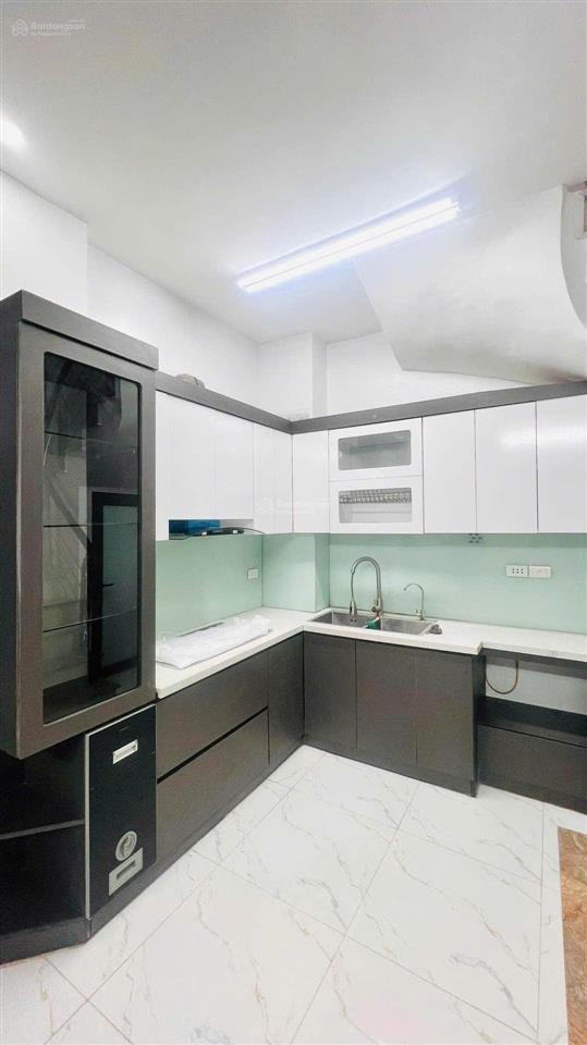 Bán nhà trương định, dt 31m2, 3pn, 3wc, chỉ 5,78 tỷ, sổ đỏ cc,  o.9.7.1.9.8.2.1.8.7
